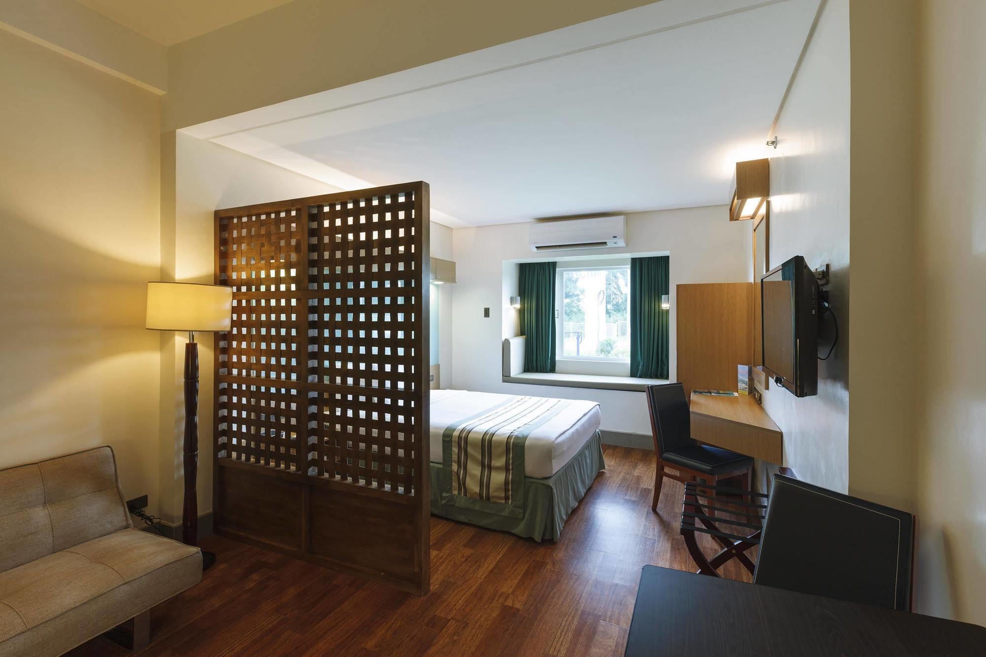 ไมโครเทล บาย วินด์แฮม เซาธ์ ฟอร์บส์ - นูวาลี สตา โรซ่า Hotel ซานตาโรซา ภายนอก รูปภาพ