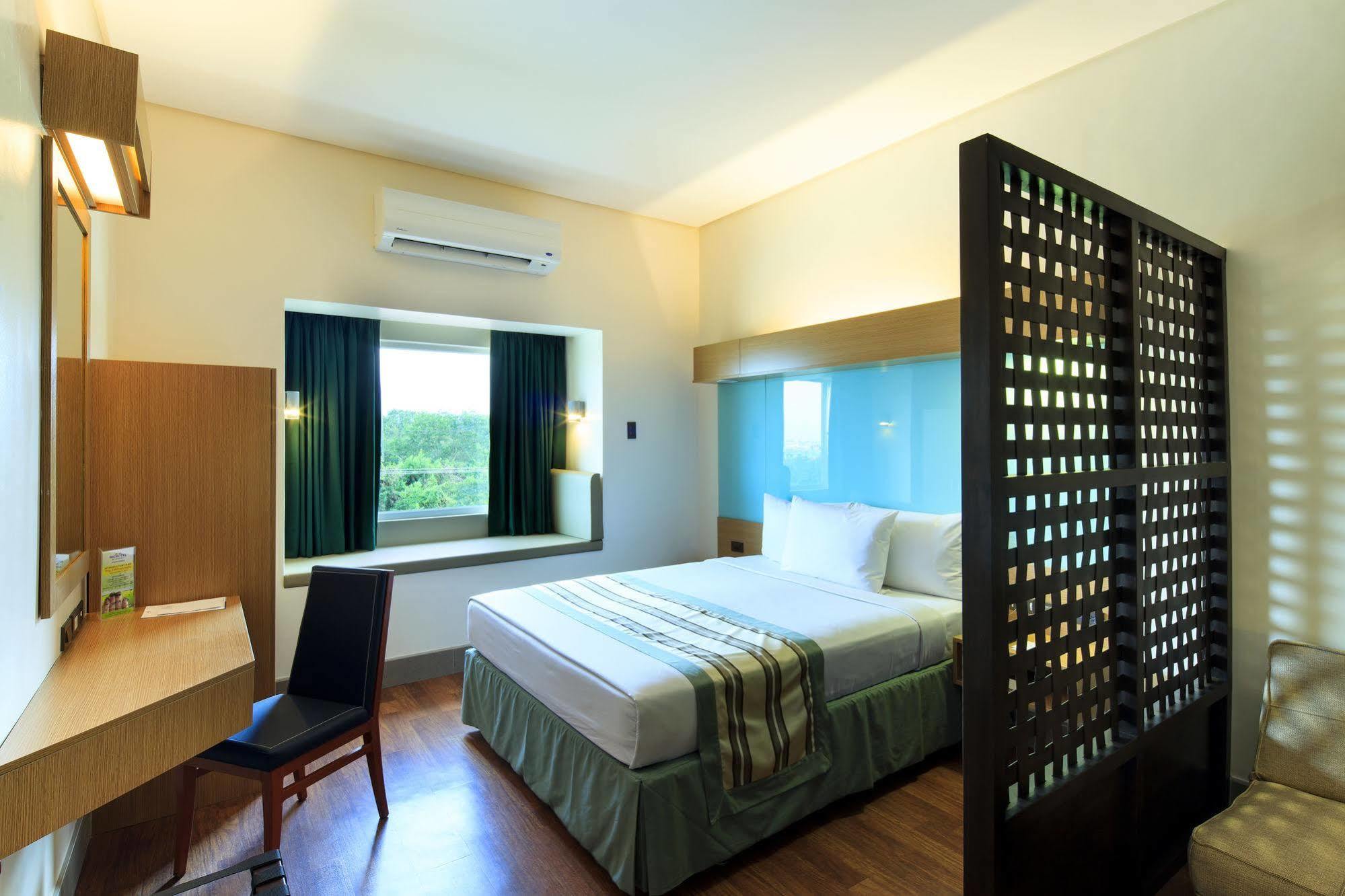 ไมโครเทล บาย วินด์แฮม เซาธ์ ฟอร์บส์ - นูวาลี สตา โรซ่า Hotel ซานตาโรซา ภายนอก รูปภาพ